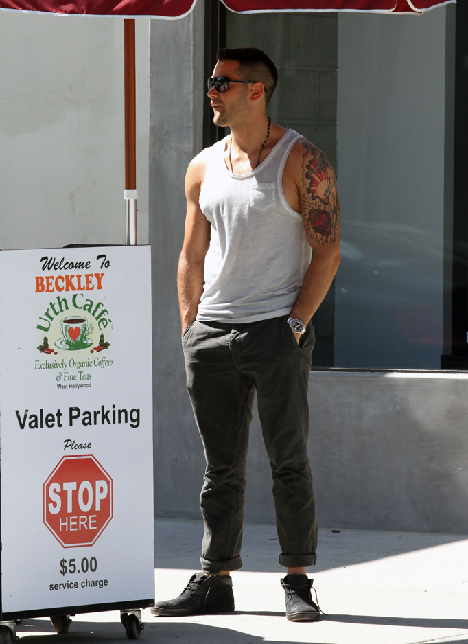 jesse-metcalfe-white-tank-top-tatttoos-urth-cafe-06282011-05.jpg jesse-metcalfe-white-tank-top-tatttoos-urth-cafe-06282011-05.jpg