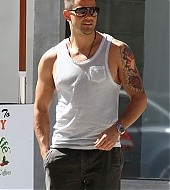 Filename=jesse-metcalfe-white-tank-top-tatttoos-urth-cafe-06282011-03.jpg
Filesize=198KiB
Dimensions=682x938
Date added=Jul 11, 2011 jesse-metcalfe-white-tank-top-tatttoos-urth-cafe-06282011-03.jpg