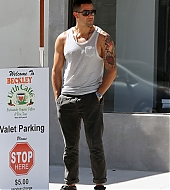 jesse-metcalfe-white-tank-top-tatttoos-urth-cafe-06282011-04.jpg