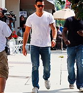 jesse-metcalfe2011-09-15_08-44-54out-and-about.jpg