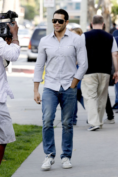 Jesse-Metcalfe-february-20-2012-004.jpg