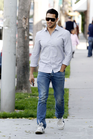 Jesse-Metcalfe-february-20-2012-006.jpg