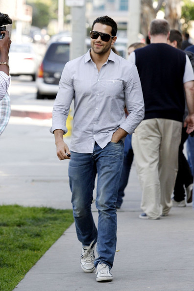 Jesse-Metcalfe-february-20-2012-013.jpg