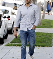 Jesse-Metcalfe-february-20-2012-001.jpg