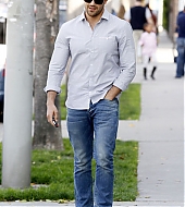Jesse-Metcalfe-february-20-2012-002.jpg