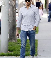 Jesse-Metcalfe-february-20-2012-006.jpg