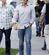 Jesse-Metcalfe-february-20-2012-007.jpg
