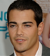 JesseMetcalfe050105-J313.jpg