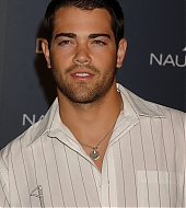 Filename=JesseMetcalf041205-G79.jpg
Filesize=217KiB
Dimensions=1049x1500
Date added=Sep 11, 2006 JesseMetcalf041205-G79.jpg