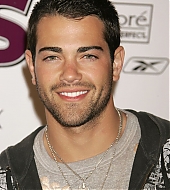 Filename=jesse_style_7.jpg
Filesize=231KiB
Dimensions=1024x1444
Date added=Sep 11, 2006 jesse_style_7.jpg