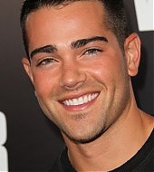 Jesse-Metcalfe-Warrior-Premiere-Arclight-Cinemas-LA-001.jpg