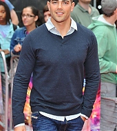 Jesse-Metcalfe-Inbetweeners-UK-premiere-2011-015.jpg