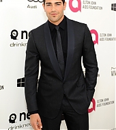 elton-john-aids-oscar-viewing-002.jpg