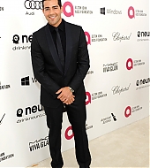 elton-john-aids-oscar-viewing-005.jpg