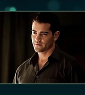 jesse-metcalfe-totally-clevver-2014-016.jpg