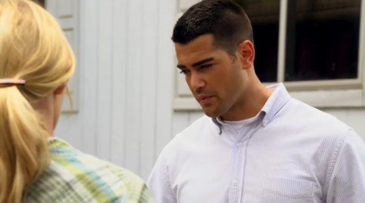 jesse-metcalfe-chase-s1ep2-81.png