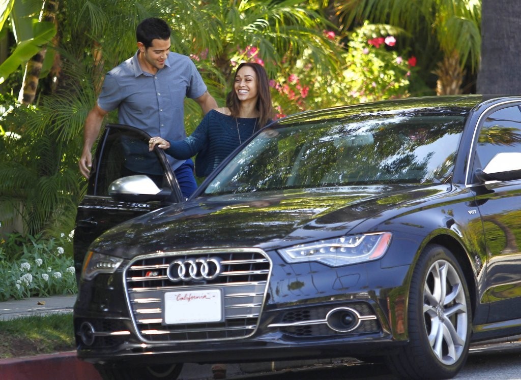 Jesse-Metcalfe-and-Cara-Santana-In-Beverly-Hills-April-2013-37.jpg