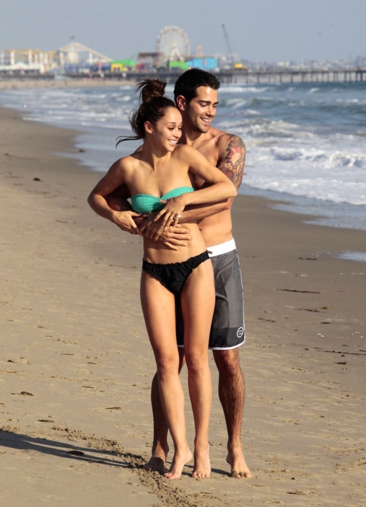 Jesse-Metcalfe-and-Cara-Santana-at-the-beach-in-Santa-Monica-April-2013-84.jpg Jesse-Metcalfe-and-Cara-Santana-at-the-beach-in-Santa-Monica-April-2013-84.jpg