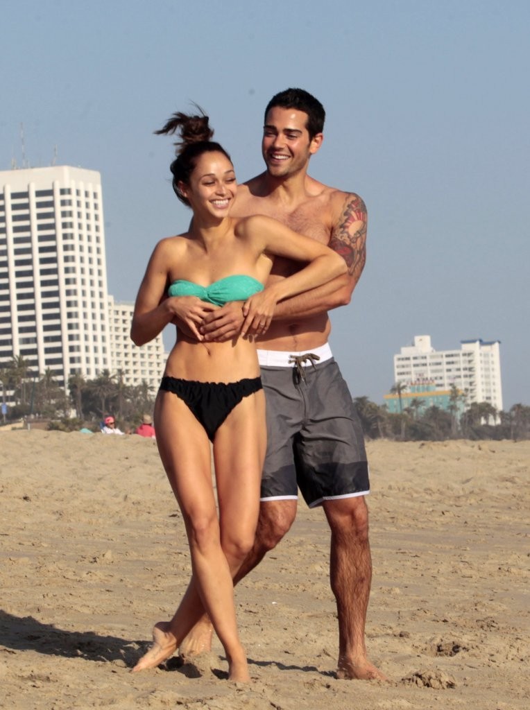 Jesse-Metcalfe-and-Cara-Santana-at-the-beach-in-Santa-Monica-April-2013-90.jpg Jesse-Metcalfe-and-Cara-Santana-at-the-beach-in-Santa-Monica-April-2013-90.jpg
