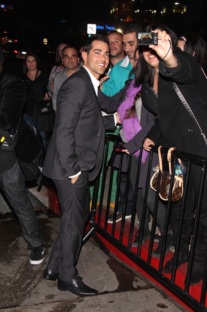 Jesse-Metcalfe-attends-Pre-Screen-003.jpg Jesse-Metcalfe-attends-Pre-Screen-003.jpg