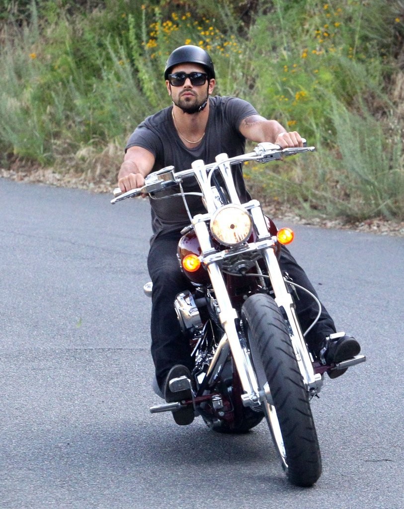 May-22---Taking-the-Harley-for-a-ride-34.jpg May-22---Taking-the-Harley-for-a-ride-34.jpg