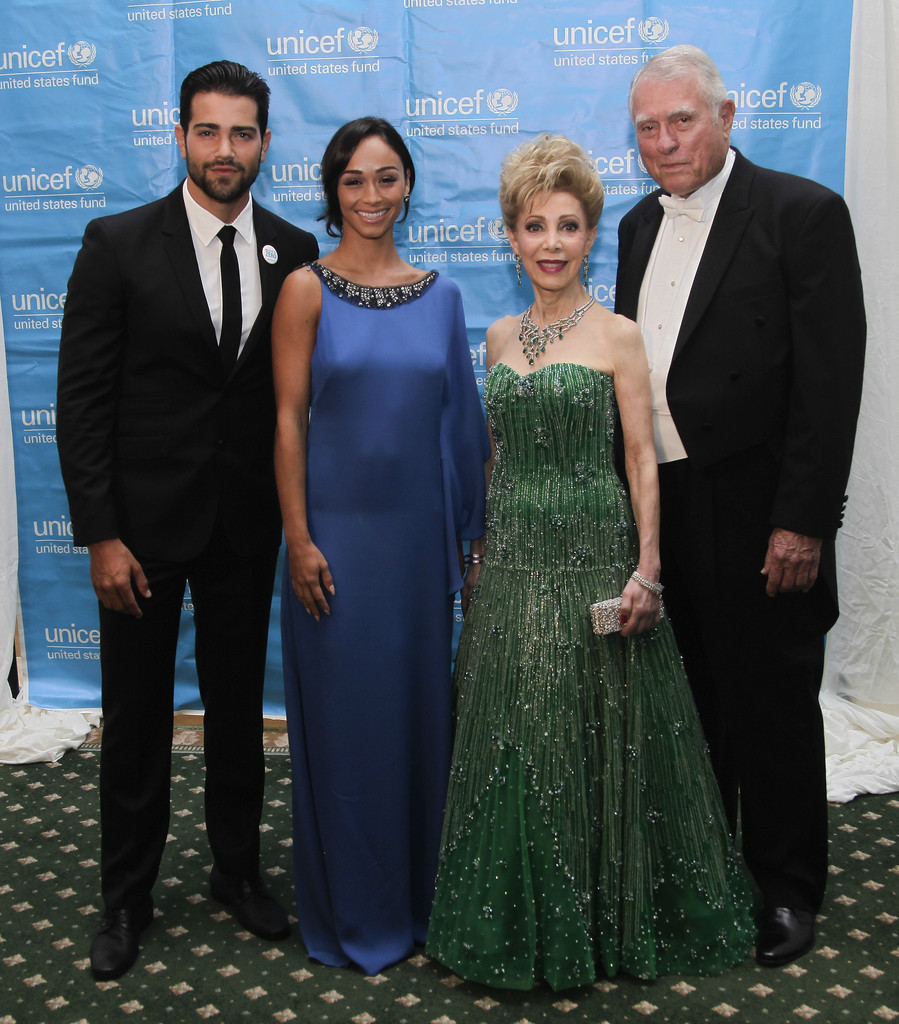 TheUNICEFAudreyHepburnSocietyBall-September62013-046.jpg TheUNICEFAudreyHepburnSocietyBall-September62013-046.jpg