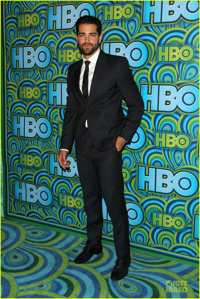jesse-metcalfe-cara-santana-hbo-emmys-after-party-2013-17.jpg