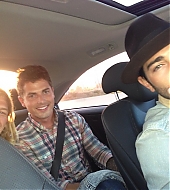 Jesse-Metcalfe-Instagram-June-2013-022.jpg