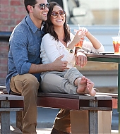 Jesse-Metcalfe-and-Cara-Santana-Dallas-Texas-November-2012-4.jpg