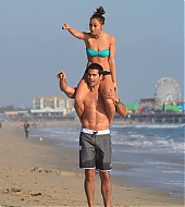 Filename=Jesse-Metcalfe-and-Cara-Santana-at-the-beach-in-Santa-Monica-April-2013-88.jpg
Filesize=90KiB
Dimensions=736x1024
Date added=Apr 30, 2013 Jesse-Metcalfe-and-Cara-Santana-at-the-beach-in-Santa-Monica-April-2013-88.jpg