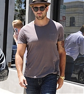 Filename=July-30-2013---Hollywood-119.jpg
Filesize=137KiB
Dimensions=755x1024
Date added=Sep 17, 2013 July-30-2013---Hollywood-119.jpg