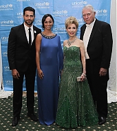 TheUNICEFAudreyHepburnSocietyBall-September62013-046.jpg