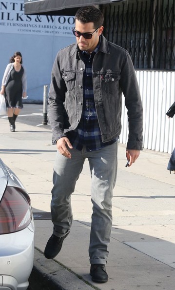 Jesse2BMetcalfe2BJesse2BMetcalfe2BCara2BSantana2B5r96QkLbffKl.jpg