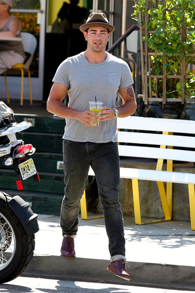 Jesse2BMetcalfe2BJesse2BMetcalfe2BRuns2BCostar2BymbgJBEDWrGl.jpg Jesse2BMetcalfe2BJesse2BMetcalfe2BRuns2BCostar2BymbgJBEDWrGl.jpg